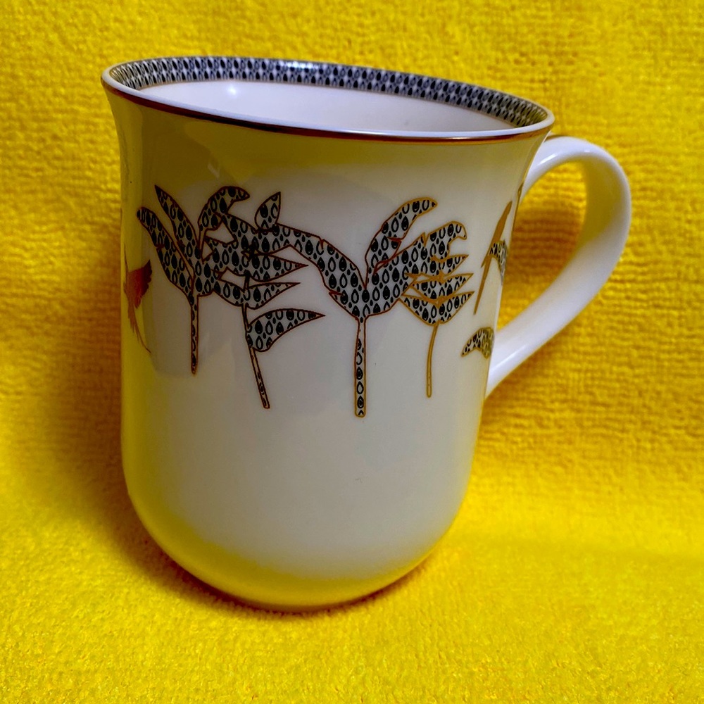 New scented candle, bone china mug 7,76 oz with caramel fragrance France